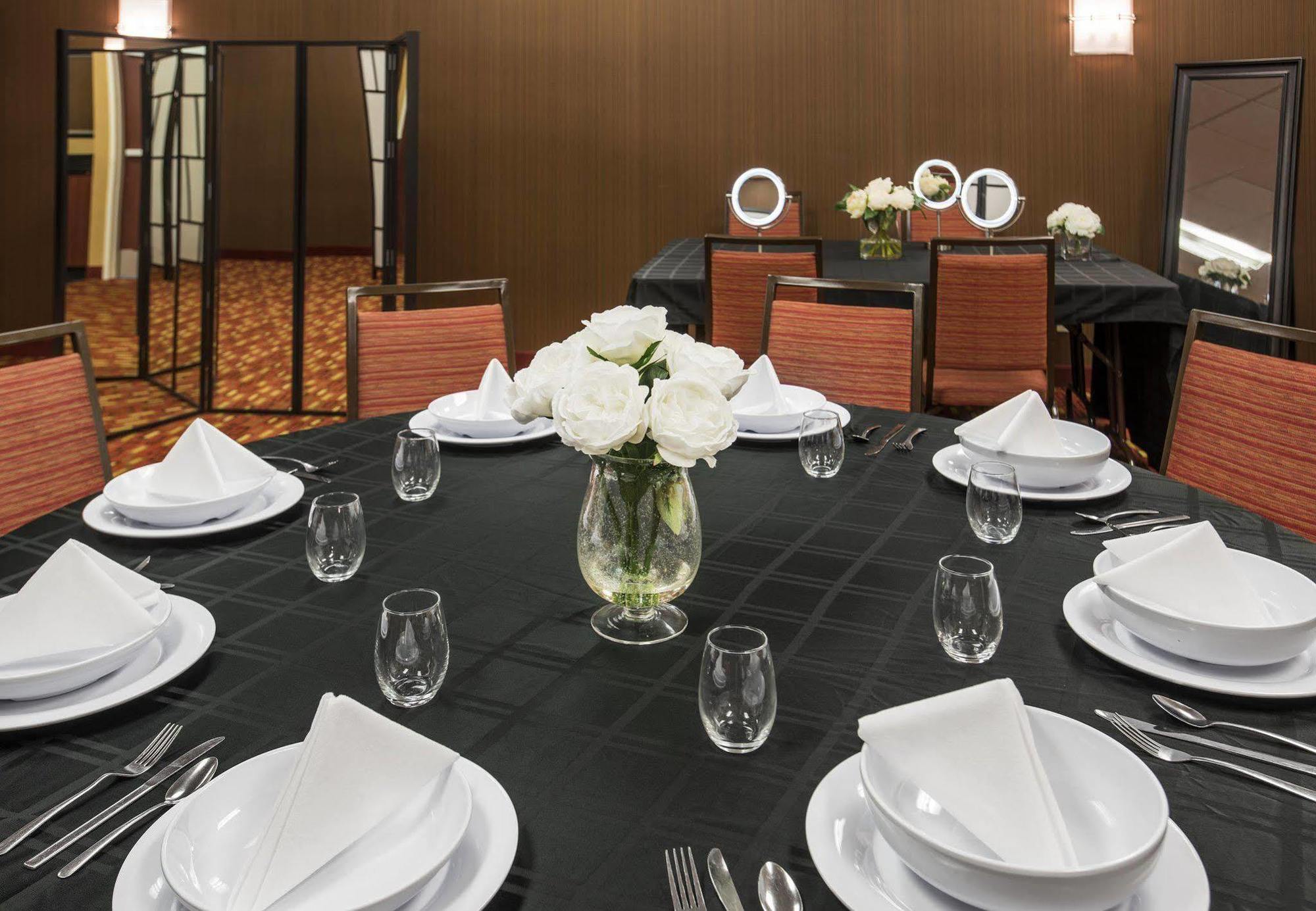 Hotel Comfort & - Buffalo Grove